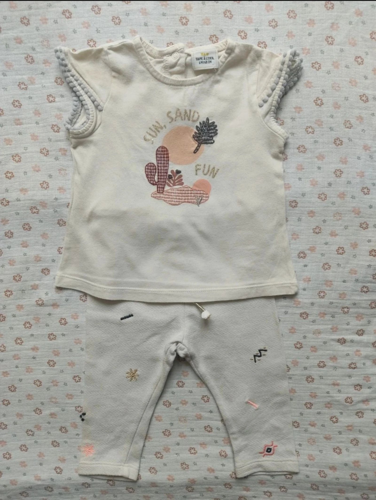 Ensemble tee-shirt et legging TAO - Taille 6 mois - Très bon état général